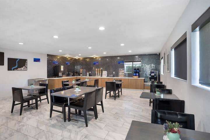 Breakfast area